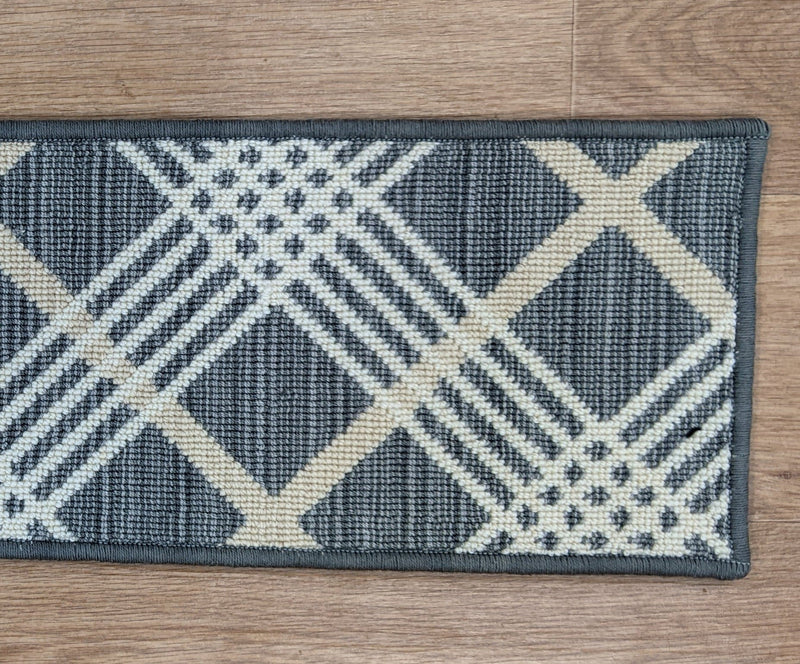 Rug Depot Home Premium Carpet Stair Tread Plaid Grey 30in x 9in Wool